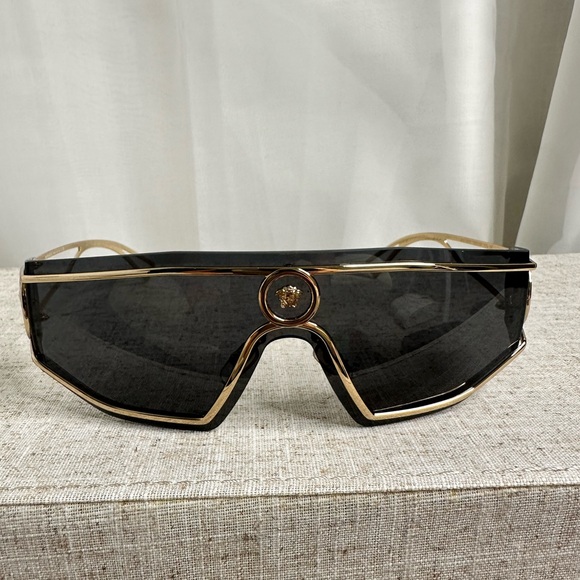 Versace Sunglasses - Picture 6 of 6